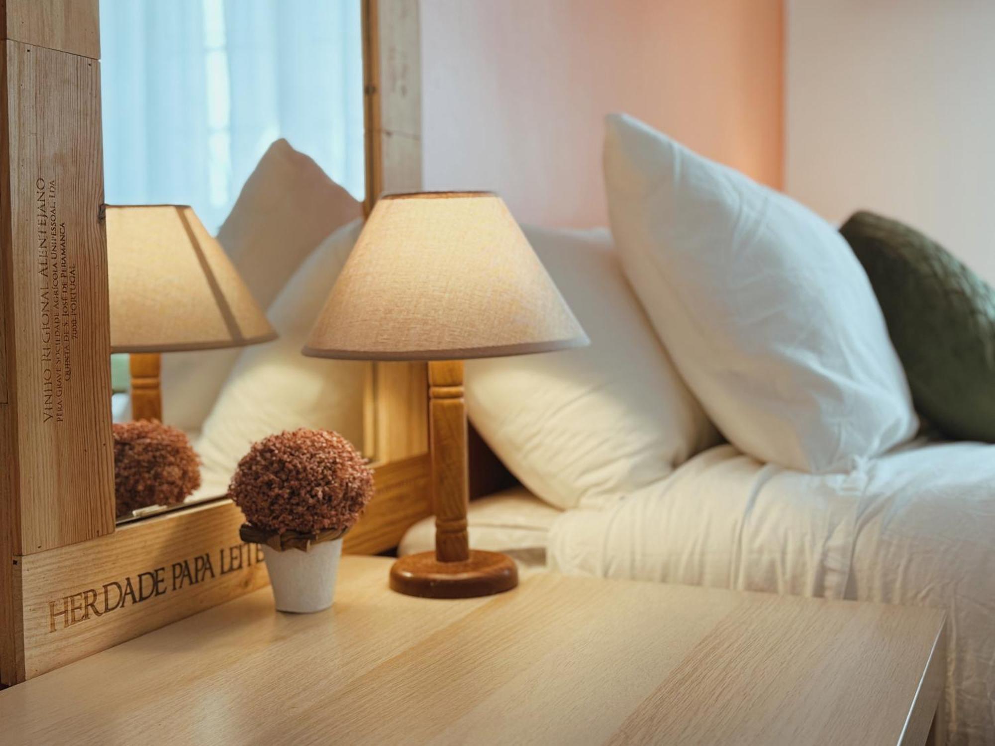Coastal Garden Paradise Retreat- 6 Min From The Beach ชาร์เนกา ภายนอก รูปภาพ